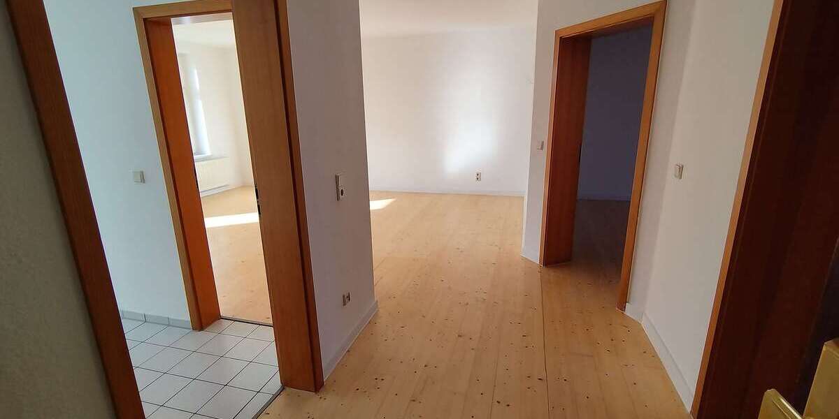 Etagenwohnung Leipzig Lindenau - 2 Zimmer, 69 m&sup2;, 690&euro; | Angebot:26168344