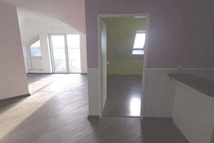 Wohnung Hermsdorf Hermsdorf - 2.5 Zimmer, 73 m&sup2;, 400&euro; | Angebot:27675188