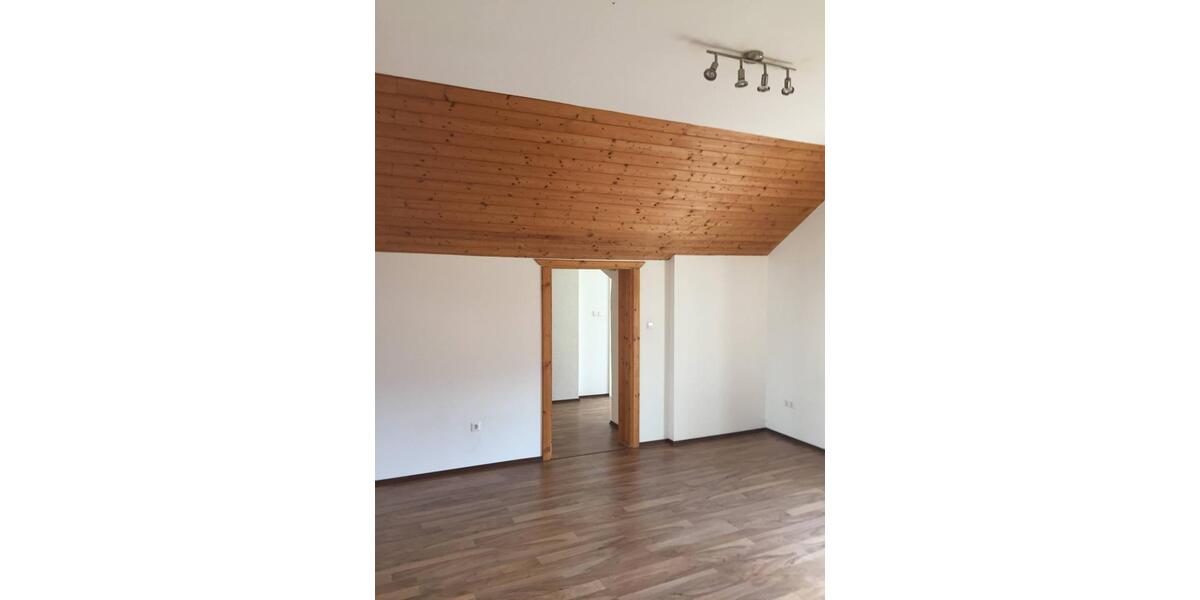 Dachgeschoßwohnung Furth im Wald - 2 Zimmer, 54 m&sup2;, 550&euro; | Angebot:25634181
