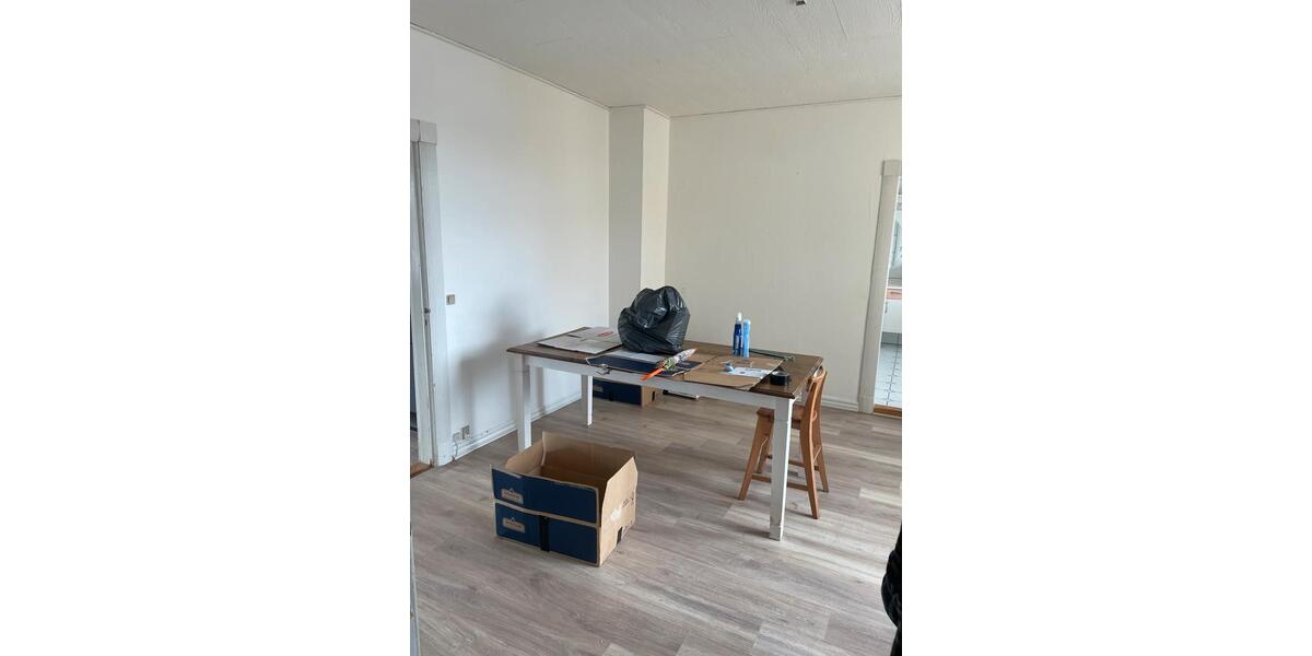 Etagenwohnung Flensburg Falkenberg - 3 Zimmer, 130 m&sup2;, 1.000&euro; | Angebot:26697330