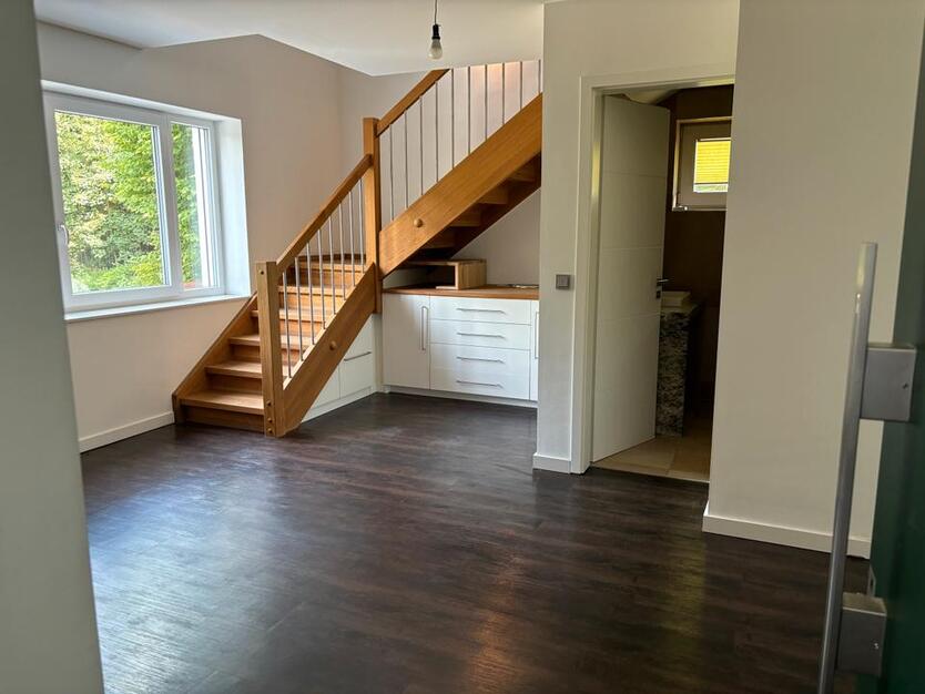 Hochwertige Maisonette-Wohnung in HP (Wald-Erlenbach) zimmer