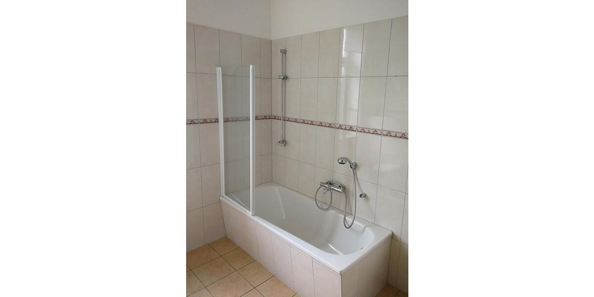 Erdgeschoßwohnung Friedrichroda - 3 Zimmer, 108 m&sup2;, 930&euro; | Angebot:25975037