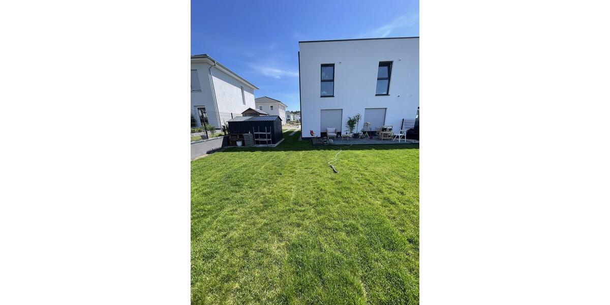 Doppelhaushälfte Ludwigsfelde - 4 Zimmer, 130 m&sup2;, 2.200&euro; | Angebot:26440075