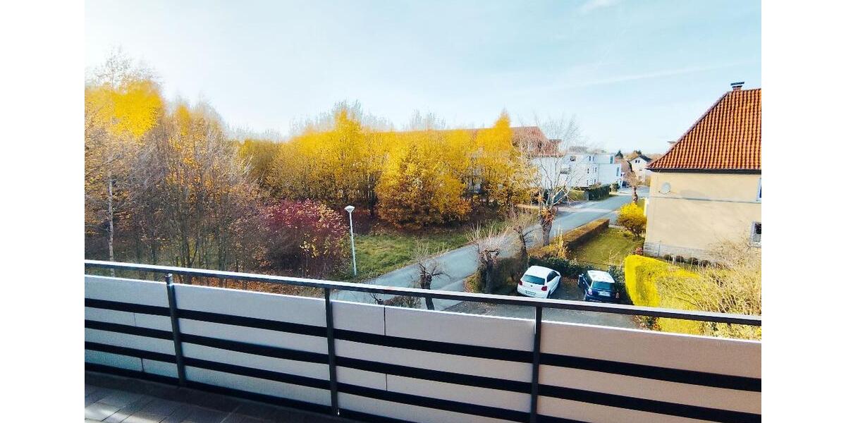 Dachgeschoßwohnung Lage - 3 Zimmer, 108 m&sup2;, 750&euro; | Angebot:26481181
