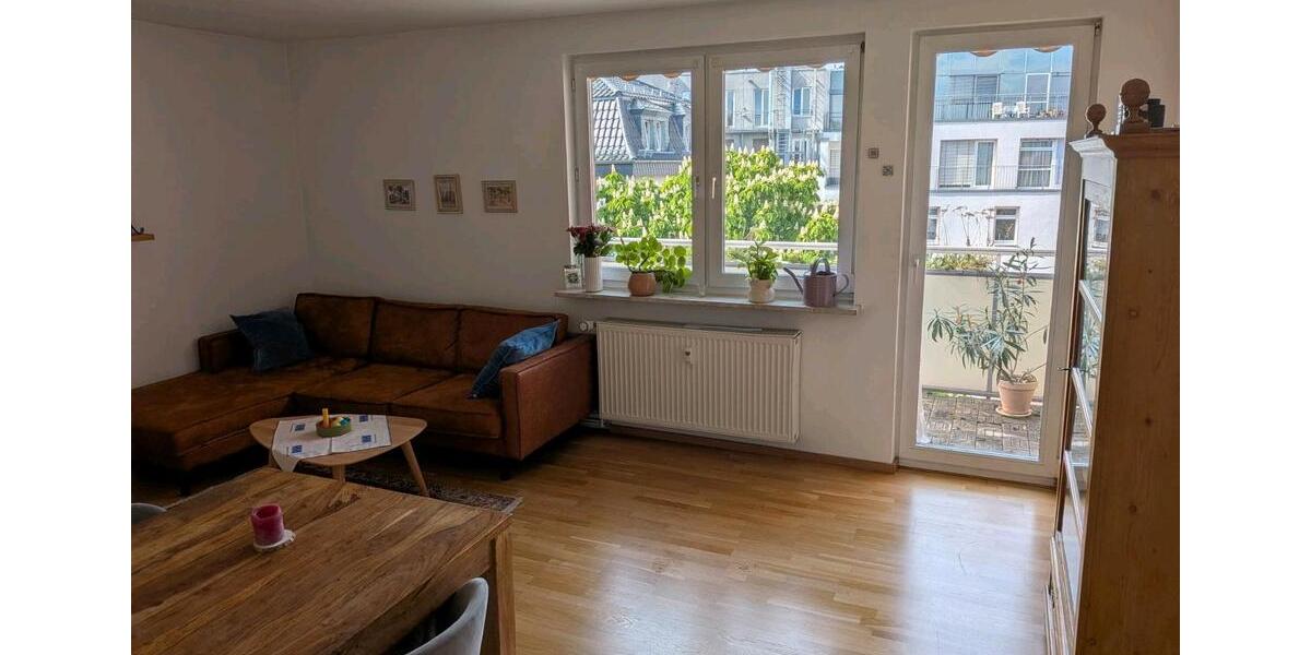 Etagenwohnung Frankfurt am Main Ostend - 3 Zimmer, 84 m&sup2;, 1.900&euro; | Angebot:26679021
