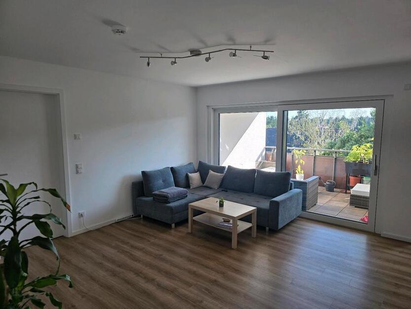 WG in große NeubauWohnung - ideal für eine Person oder ein Paar