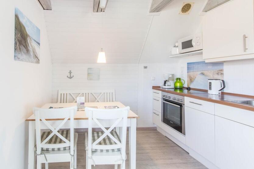 reserviert - Renovierte Dachgeschosswohnung zimmer