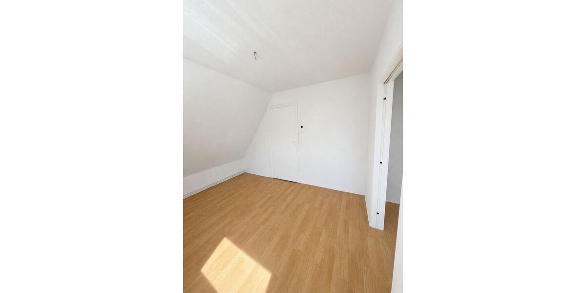 Dachgeschoßwohnung Lübeck Sankt Lorenz Nord - 2 Zimmer, 41 m&sup2;, 450&euro; | Angebot:26429261