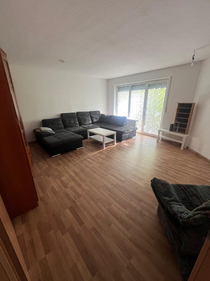 Wunderschöne 2 Zi. Whg. EBK, TG-Stellplatz, Terasse uvm.