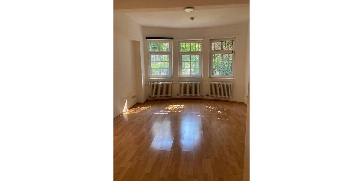 Etagenwohnung Ludwigshafen Süd - 2 Zimmer, 88 m&sup2;, 890&euro; | Angebot:26795270