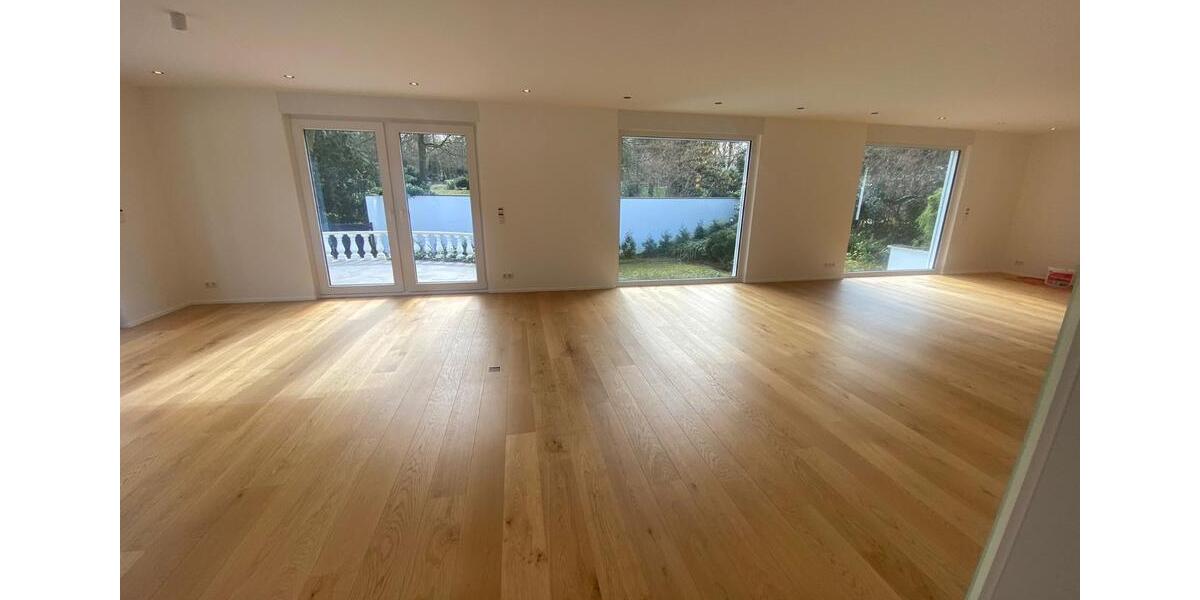 Villa Mönchengladbach Nord - 6 Zimmer, 340 m&sup2;, 7.000&euro; | Angebot:24381556