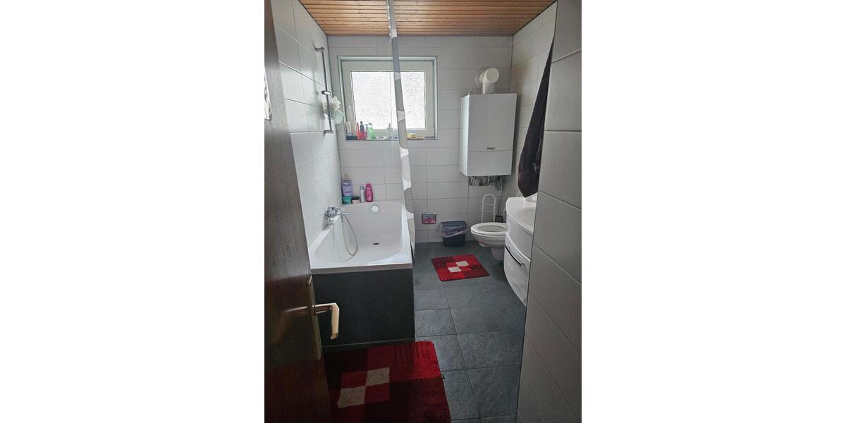 Freies Zimmer in 3er-WG (nur Damen) 1 zimmer