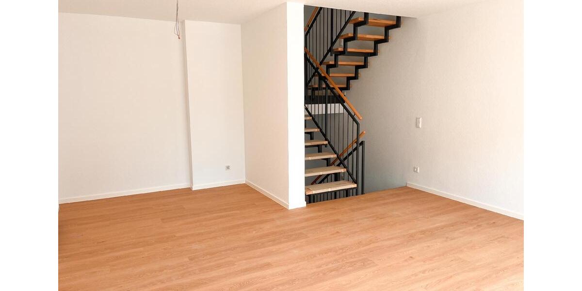 Reihenhaus Bad Endbach - 5 Zimmer, 153 m&sup2;, 1.190&euro; | Angebot:21190526