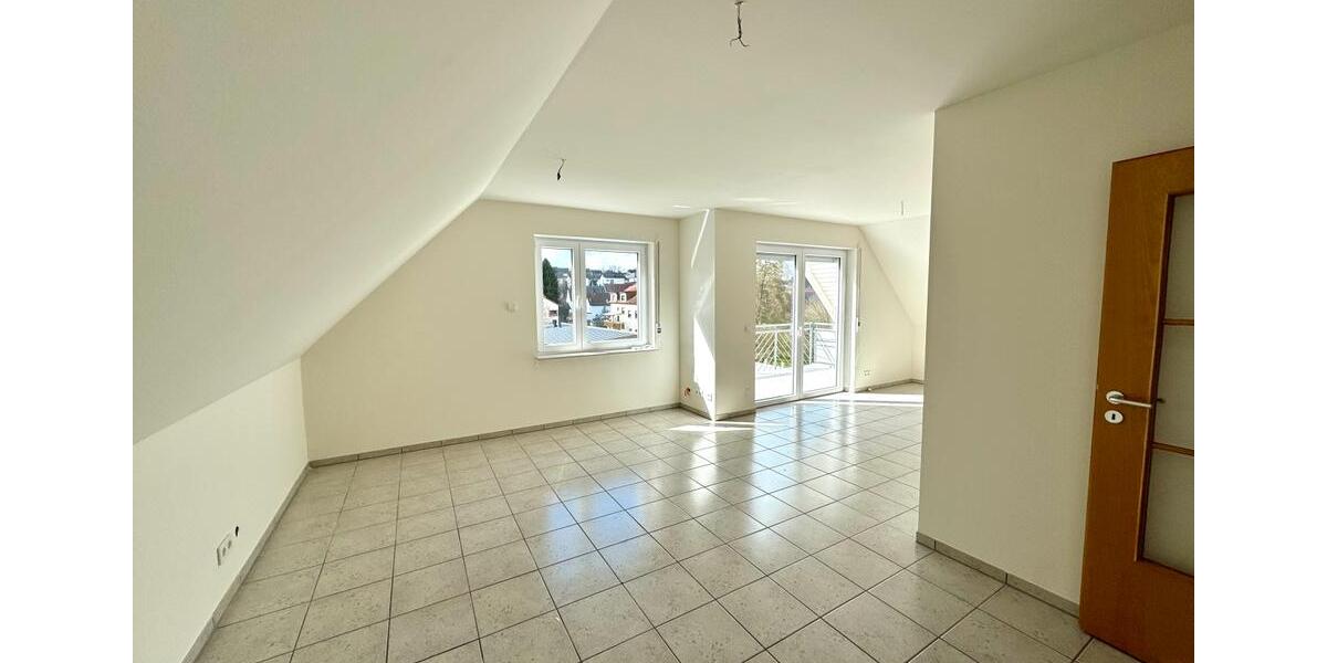Dachgeschoßwohnung Östringen - 3 Zimmer, 76 m&sup2;, 850&euro; | Angebot:25942952