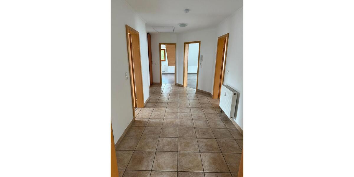 Etagenwohnung Haßfurt - 3 Zimmer, 96 m&sup2;, 780&euro; | Angebot:26481253