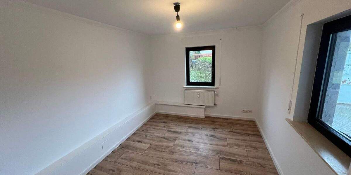 Einfamilienhaus Wiesbaden Biebrich - 1 Zimmer, 290 m&sup2;, 4.500&euro; | Angebot:25912529