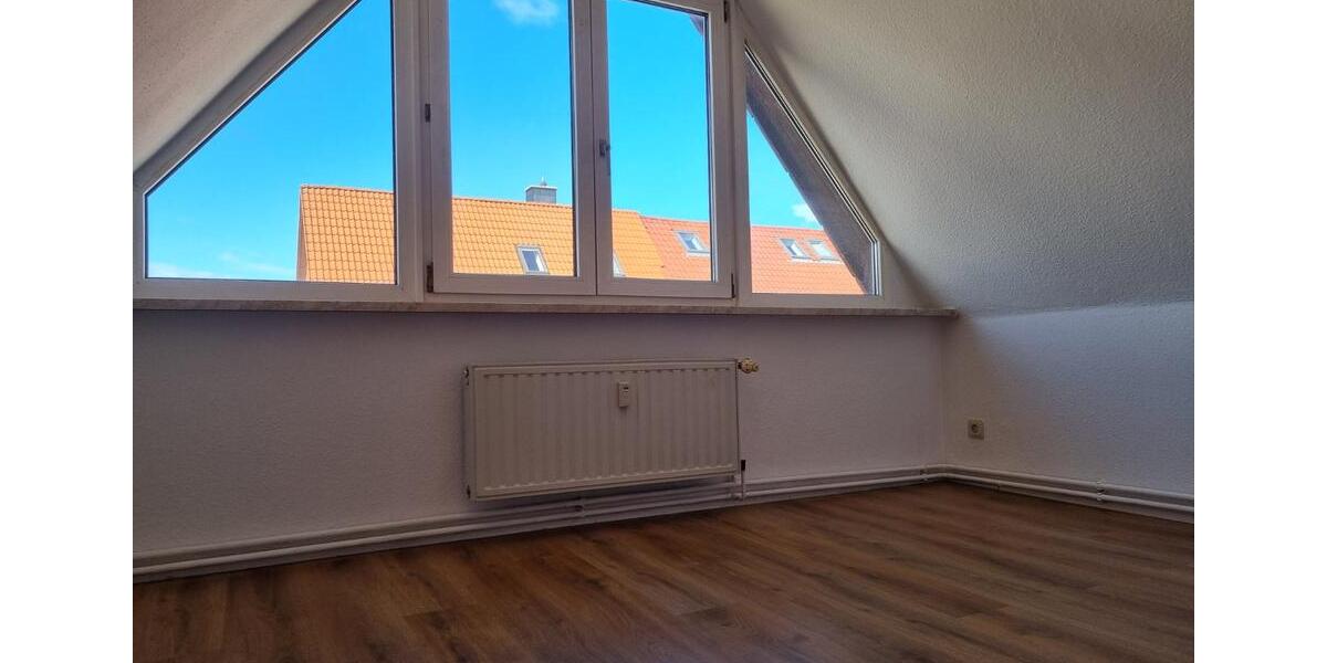 Dachgeschoßwohnung Halberstadt - 3 Zimmer, 60 m&sup2;, 320&euro; | Angebot:25919975
