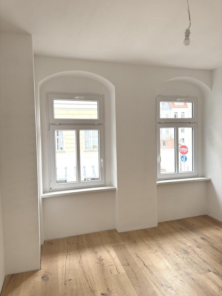 Hochwertig sanierte 4-Raum-Wohnung im 2.OG mit Balkon *Erstbezug*