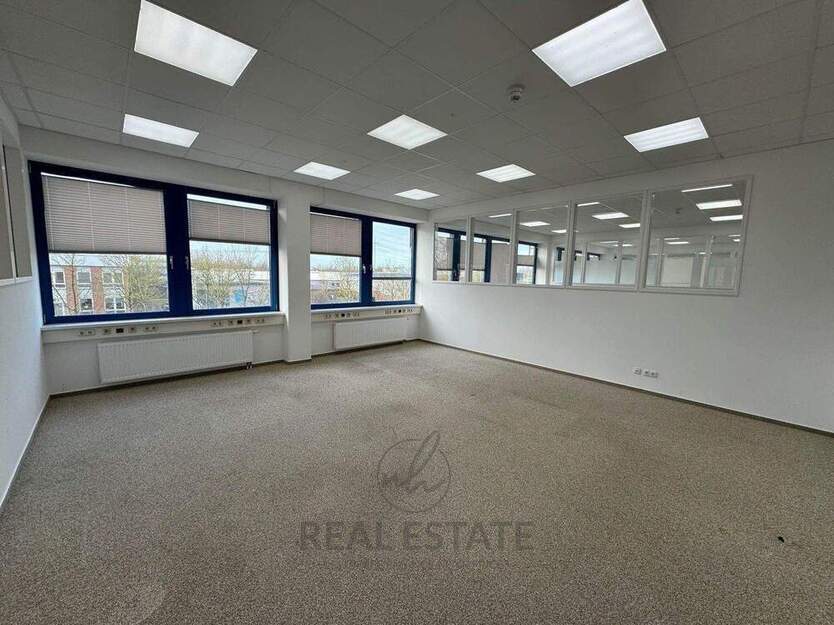 PROVISIONSFREIE 427 M² BÜROFLÄCHE IM 1. OBERGESCHOSS IN HAMBURG RAHLSTEDT zimmer