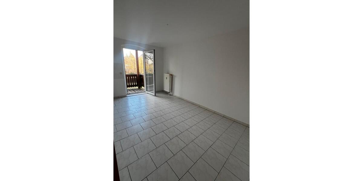 Hochparterre Döbeln - 1 Zimmer, 43 m&sup2;, 280&euro; | Angebot:25988079