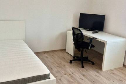 Vollmöbliertes WG-Zimmer in Garching ! Bitte nur Anfragen per E-Mail!
