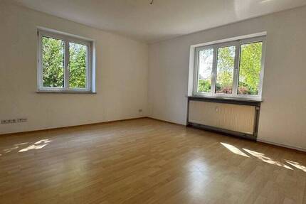 Gemütliche 2-Zimmer-Wohnung mit Balkon in zentraler Lage