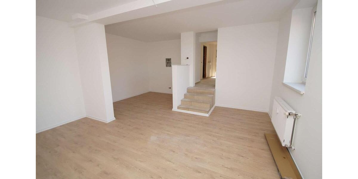 Erdgeschoßwohnung Schkopau - 3 Zimmer, 110 m&sup2;, 1.265&euro; | Angebot:24698919