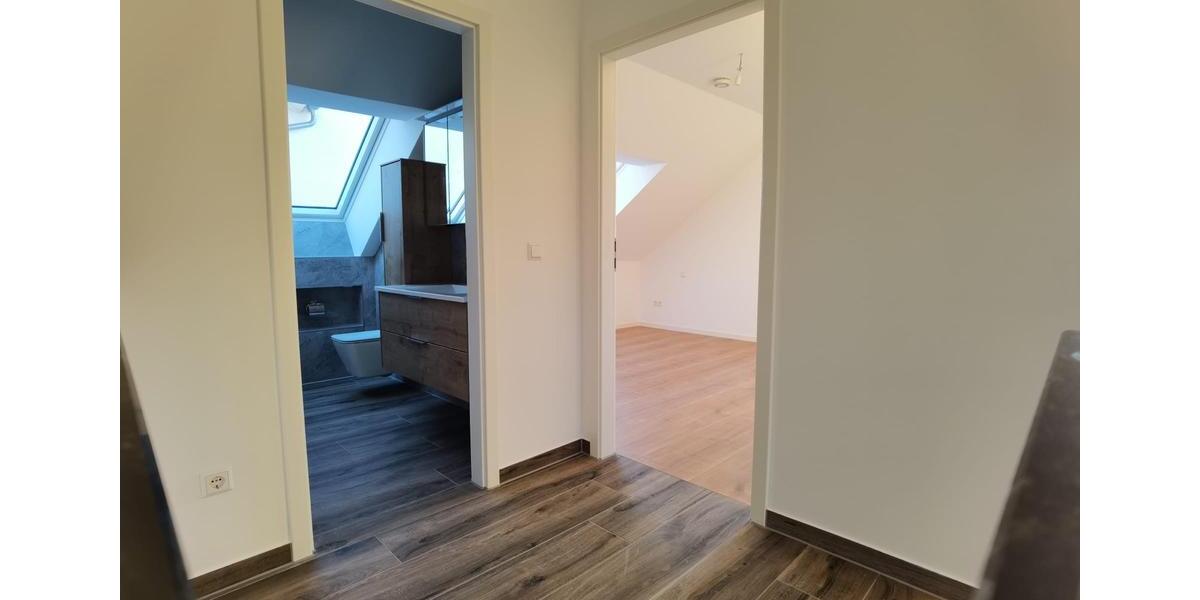 Etagenwohnung Großbettlingen - 4 Zimmer, 128 m&sup2;, 2.100&euro; | Angebot:26478696