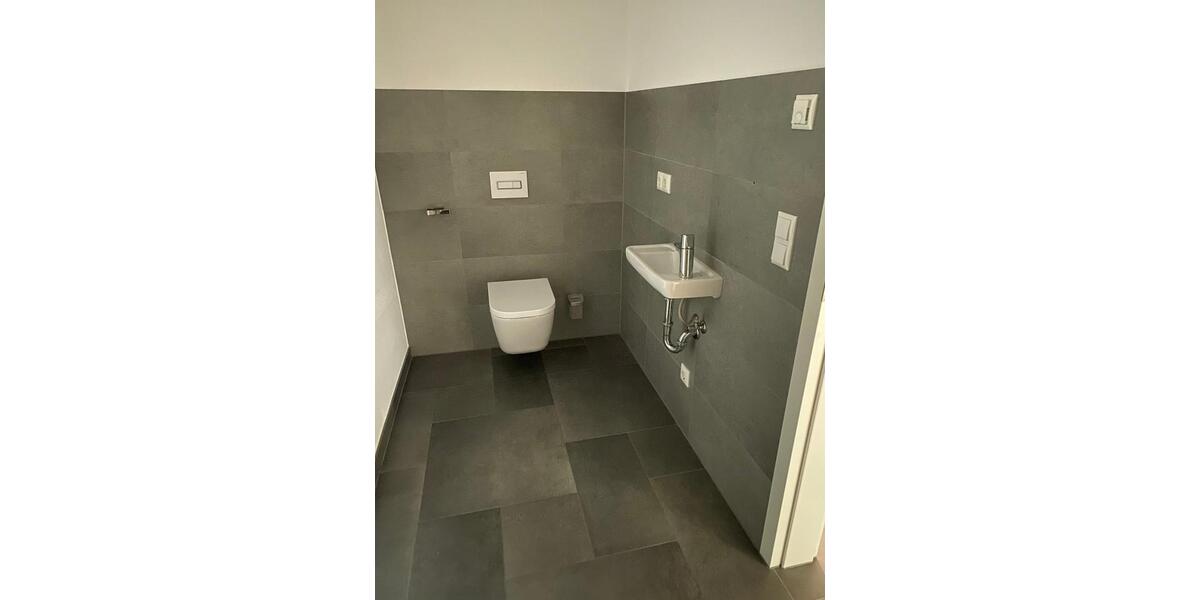 Terrassenwohnung Treuen - 4 Zimmer, 175 m&sup2;, 1.750&euro; | Angebot:25991296