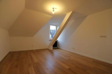 *Trier* helle 1 ZKB Dachgeschosswohnung in bester Innenstadtlage! 1 zimmer