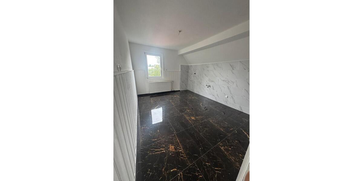 Dachgeschoßwohnung Lauterbach (Hessen) - 5 Zimmer, 98 m&sup2;, 900&euro; | Angebot:24953088