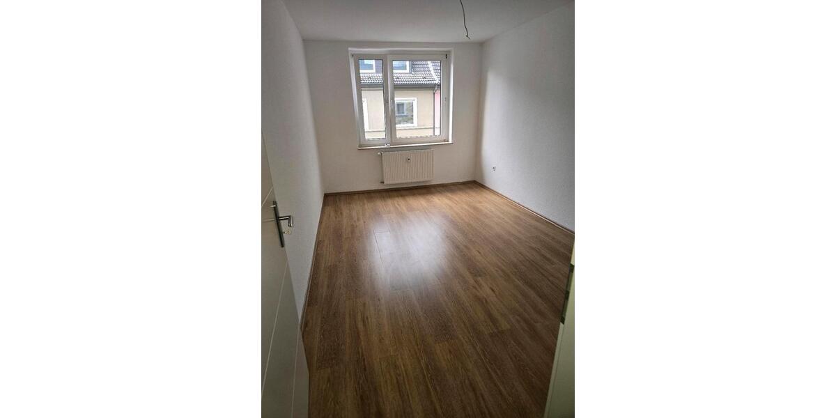 Etagenwohnung Essen Huttrop - 4 Zimmer, 85 m&sup2;, 880&euro; | Angebot:24737596