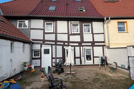 Haus Burg - 4 Zimmer, 153 m&sup2;, 1.400&euro; | Angebot:27623880