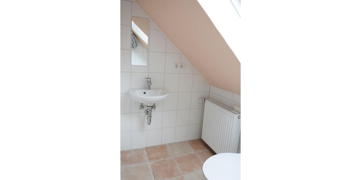 Dachgeschoßwohnung Niestetal - 2 Zimmer, 39 m&sup2;, 400&euro; | Angebot:26413102