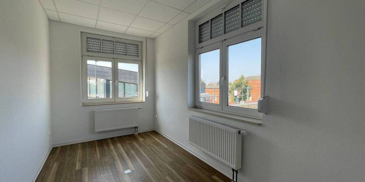Gewerbeobjekt Dessau-Roßlau Roßlau - 1 Zimmer, 260 m&sup2;, 1.857&euro; | Angebot:26080613
