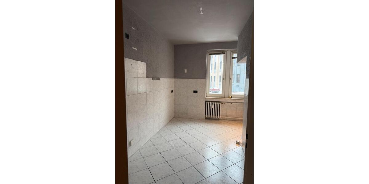 Erdgeschoßwohnung Hameln - 3.5 Zimmer, 133 m&sup2;, 1.600&euro; | Angebot:24804008