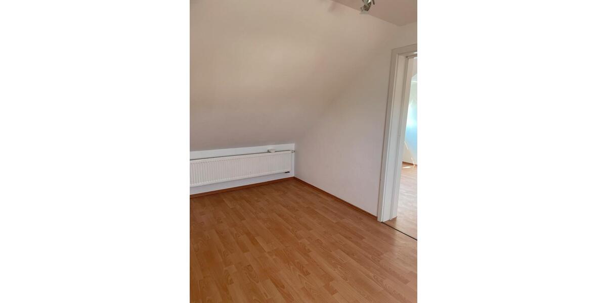 Dachgeschoßwohnung Allersberg Eismannsdorf - 3 Zimmer, 88 m&sup2;, 600&euro; | Angebot:25933611