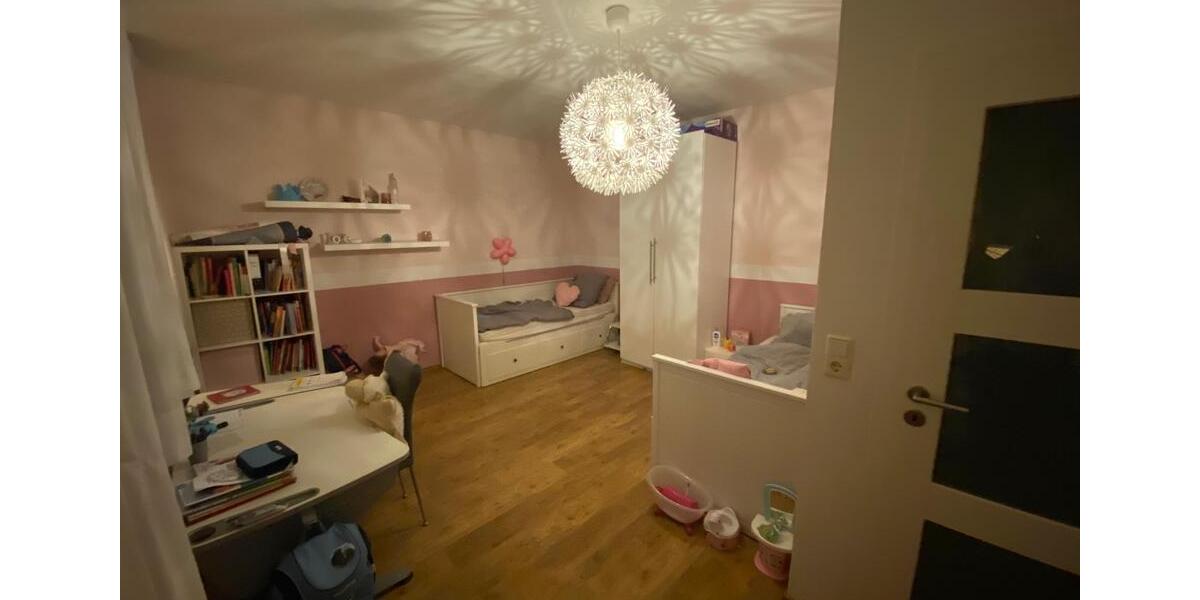Etagenwohnung Rammelsbach - 6 Zimmer, 200 m&sup2;, 1.200&euro; | Angebot:26633479