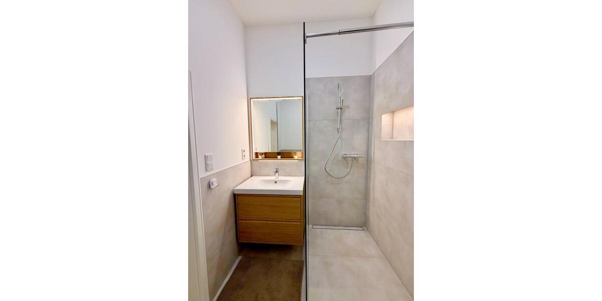 Erdgeschoßwohnung Köln Innenstadt - 12 Zimmer, 85 m&sup2;, 785&euro; | Angebot:24783759