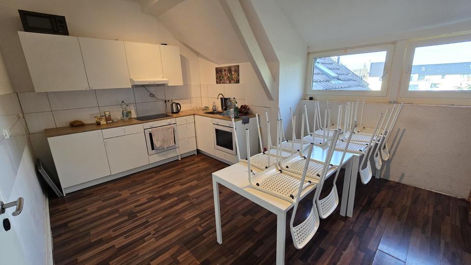 Wohnen auf Zeit Krefeld - 6 Zimmer, 150 m&sup2;, 600&euro; | Angebot:25550414