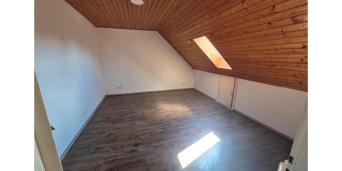 Etagenwohnung Namborn - 5 Zimmer, 140 m&sup2;, 1.150&euro; | Angebot:26187121