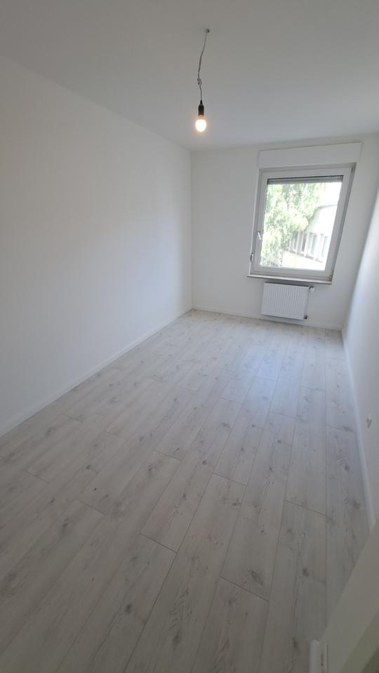 Moderne 3-Zimmer-Wohnung mit großer Dachterrasse – kernsaniert