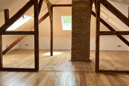 Exklusive WG-Zi im hist. Bahnhofsgebäude – für AkademikerSingles 3 zimmer