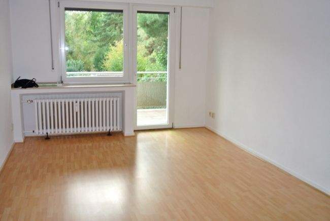 schickesgepflegtes und renoviertes Großraum-Apartment mit Balkon **Hochparterre 1 zimmer