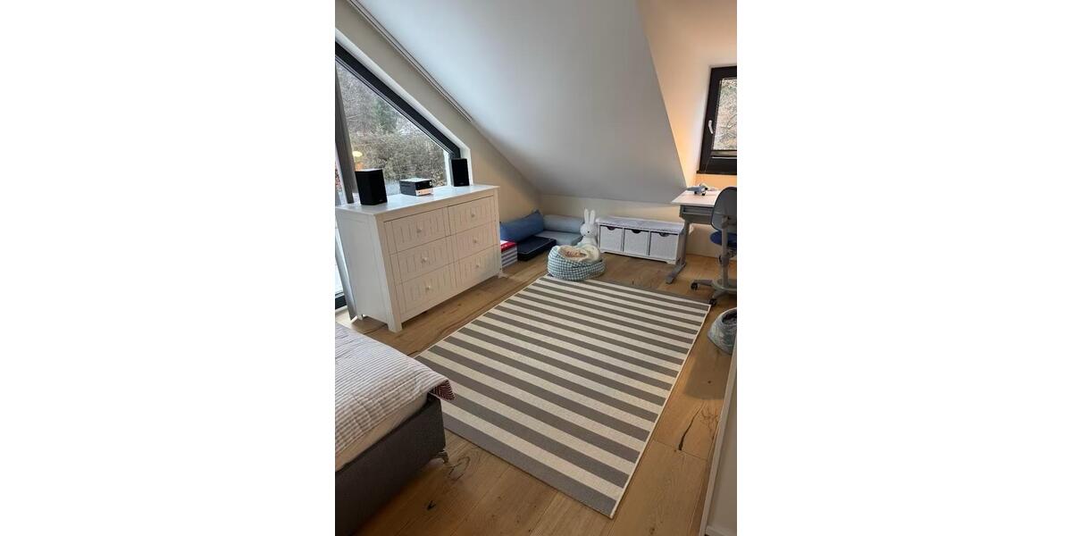 Dachgeschoßwohnung Grünwald - 1 Zimmer, 25 m&sup2;, 950&euro; | Angebot:26620661