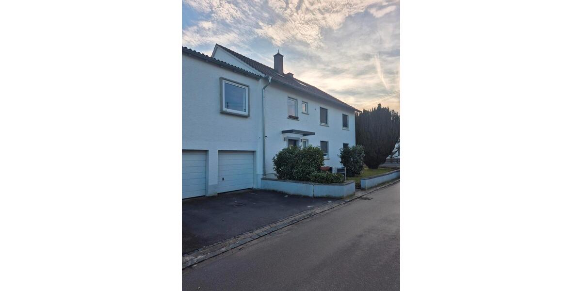 Etagenwohnung Ulm Donautal - 4.5 Zimmer, 136 m&sup2;, 1.500&euro; | Angebot:26406570
