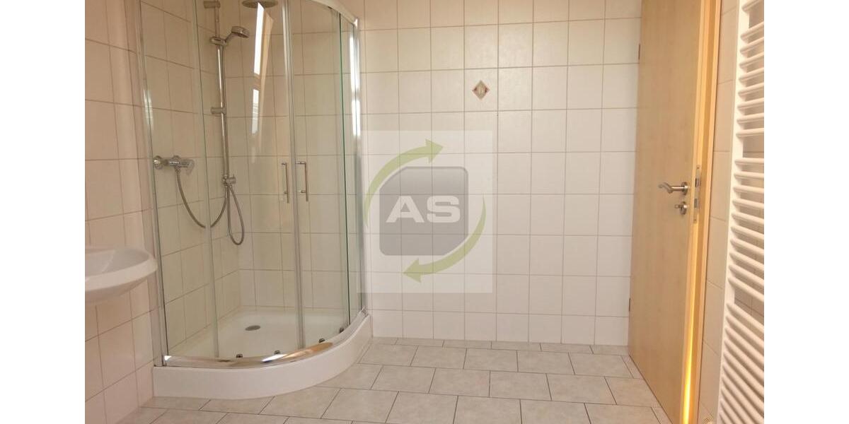 Dachgeschoßwohnung Zwickau - 3 Zimmer, 101 m&sup2;, 749&euro; | Angebot:26004595