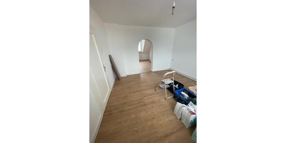 Renovierte helle 3 Zimmer Dachgeschoss Wohnung mit Aussicht 3 zimmer