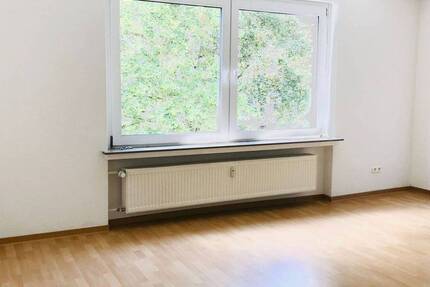 HELL & GERÄUMIG: 3-Zimmer mit Abstellraum, Wannenbad und Balkon im 2.OG! 3 zimmer