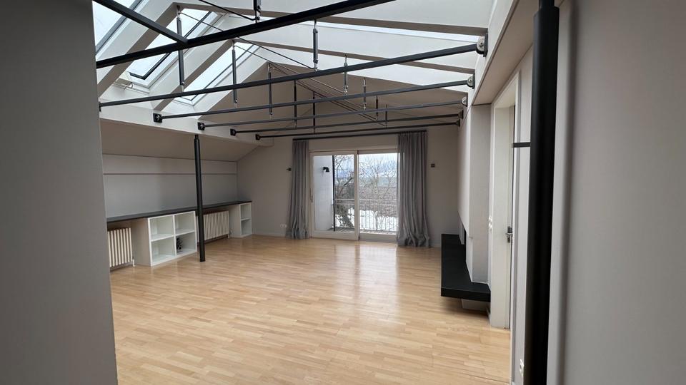 Dachgeschoßwohnung Sengenthal - 3.5 Zimmer, 124 m&sup2;, 1.050&euro; | Angebot:24658307